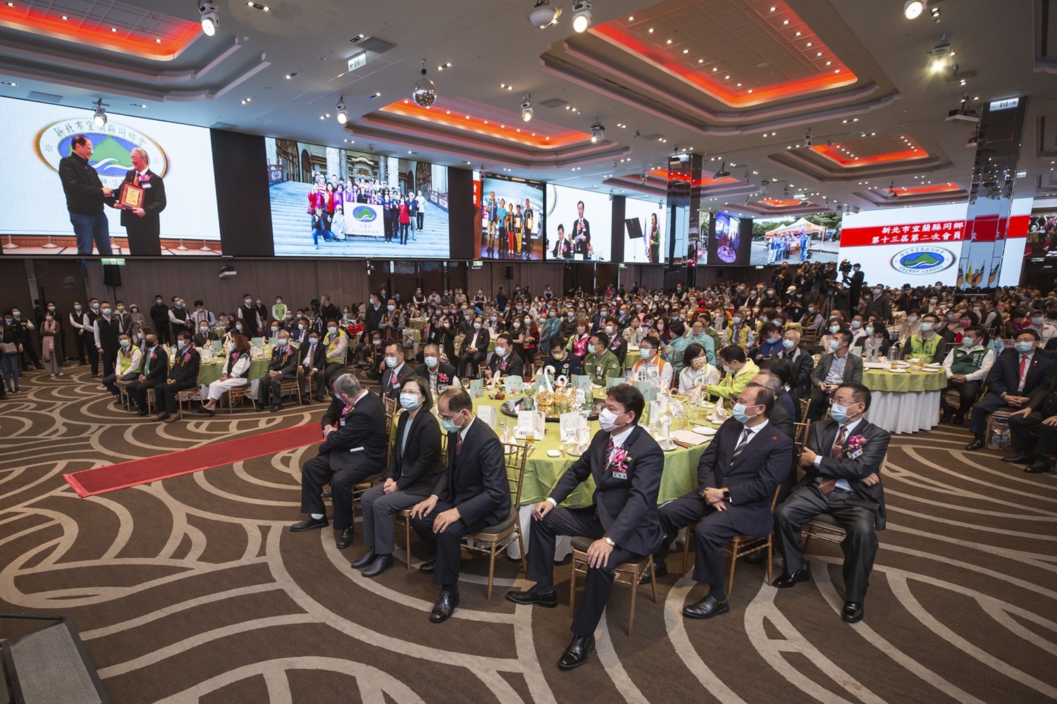 四小龍第一 蔡英文：今年GDP成長上修為2.54%