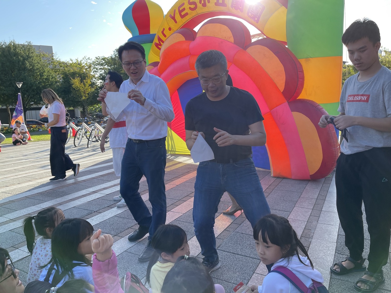 假日改走藝文親子風  蔡其昌、張廖萬堅、莊競程成孩子王