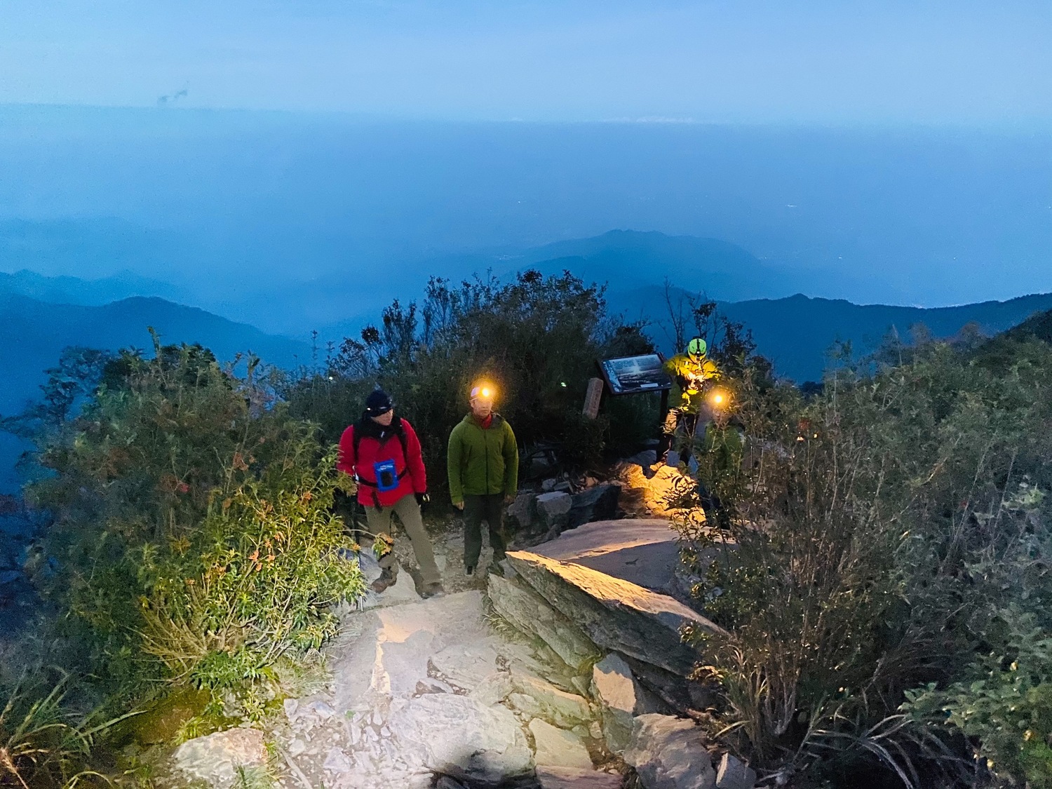 北大武山昨(1日)發生登山意外。一名徐姓女子和先生前往北大武山,回程時女子於登山步道7k處不慎跌落邊坡受傷,因此請求救援。 圖 : 翻攝自網路 北大武山昨(1日)發生登山意外。一名徐姓女子和先生前往北大武山,回程時女子於登山步道7k處不慎跌落邊坡受傷,因此請求救援。 圖 : 翻攝自網路