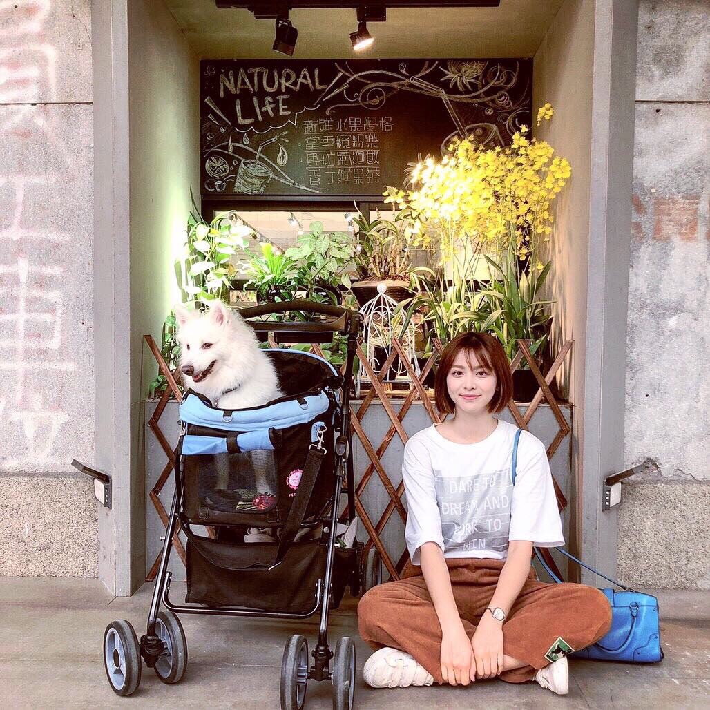 蔡祥平時喜歡帶著狗出遊。 圖:蔡祥/提供 蔡祥平時喜歡帶著狗出遊。 圖:蔡祥/提供
