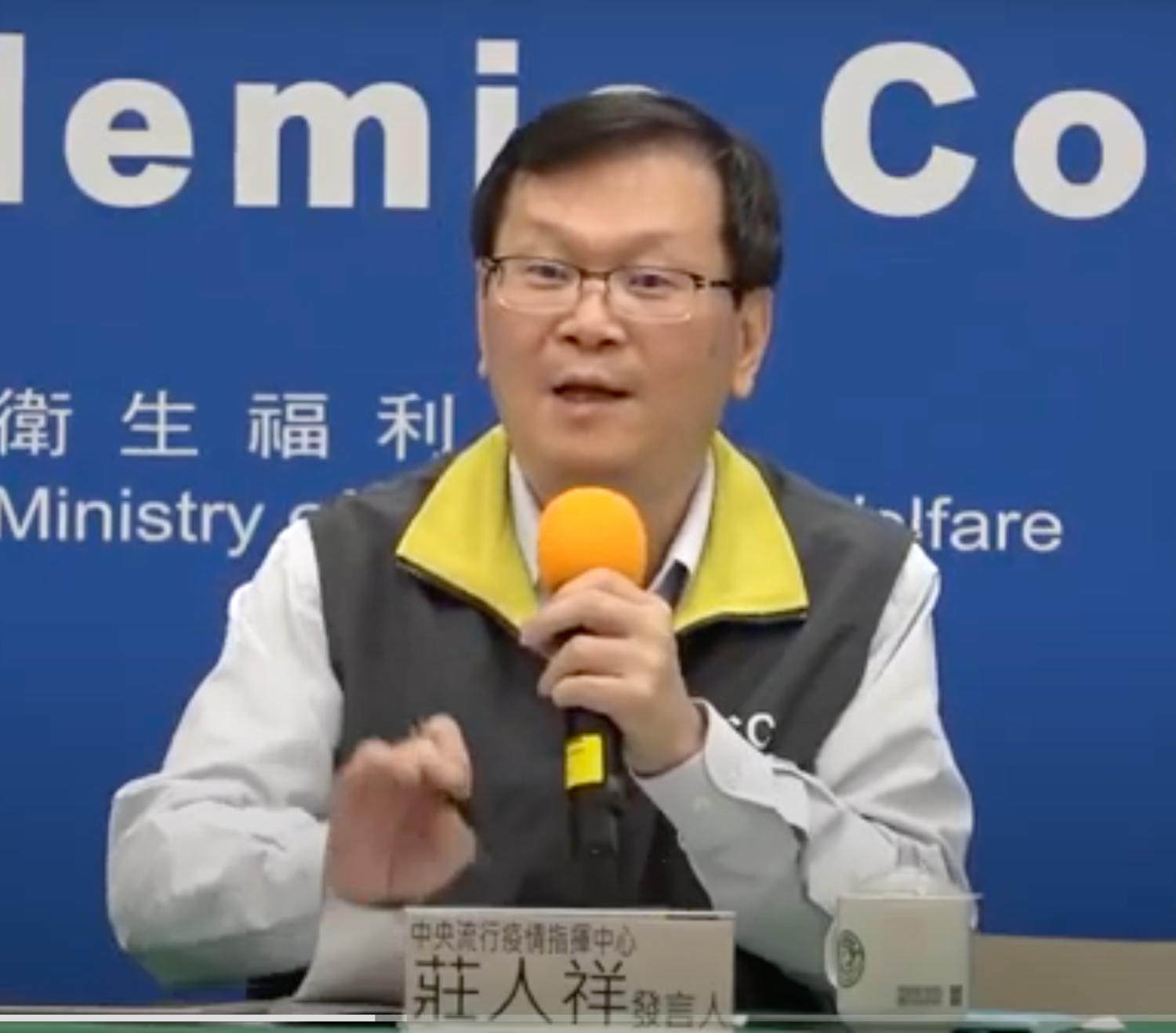 武漢肺炎》真倒霉！案689法籍男先遭毒蜘蛛咬傷後又染疫！莊人祥：無需匡列
