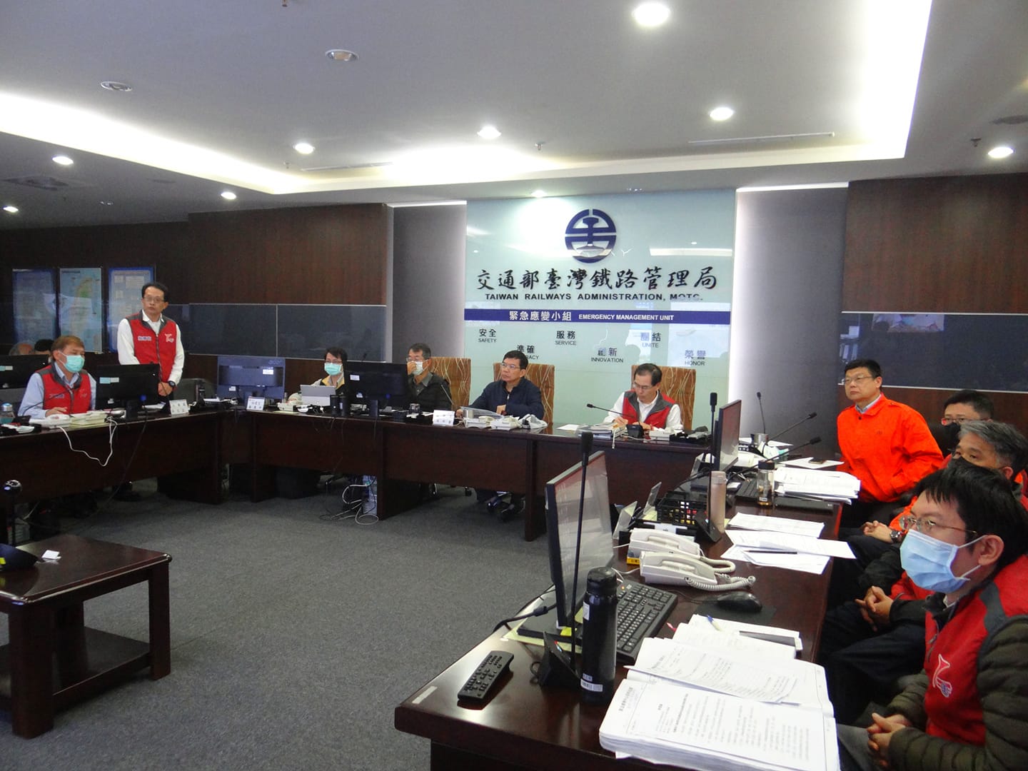 因應瑞芳-猴硐路線發生落石事件,台鐵局已經成立一級應變小組及宜蘭區應變小組。 圖/翻攝自交通部臺灣鐵路管理局 TRA臉書 因應瑞芳-猴硐路線發生落石事件,台鐵局已經成立一級應變小組及宜蘭區應變小組。 圖/翻攝自交通部臺灣鐵路管理局 TRA臉書