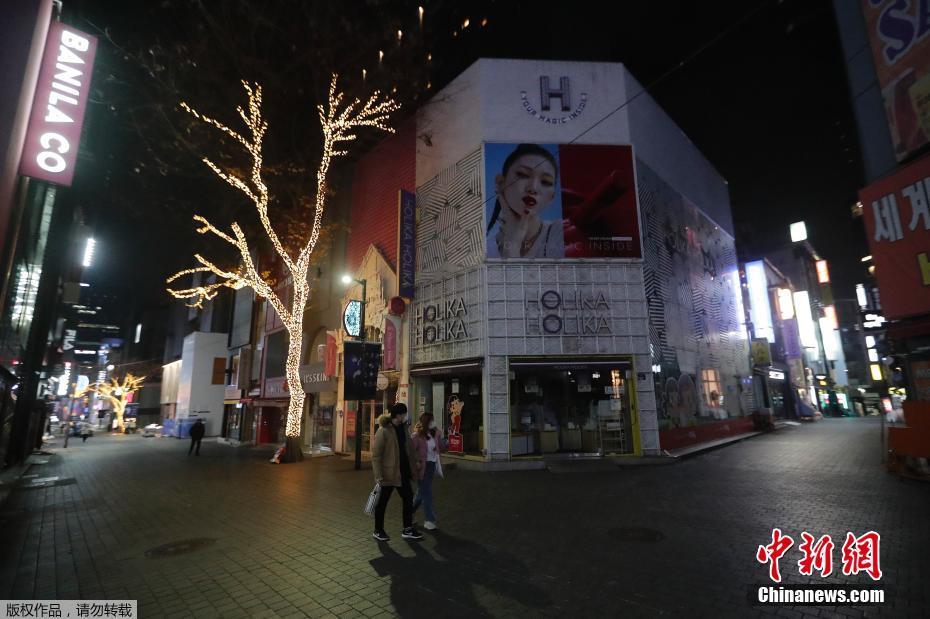 新冠肺炎 (武漢肺炎)肆虐,韓國入夜街頭冷清。 圖 : 翻攝自中新網 新冠肺炎 (武漢肺炎)肆虐,韓國入夜街頭冷清。 圖 : 翻攝自中新網
