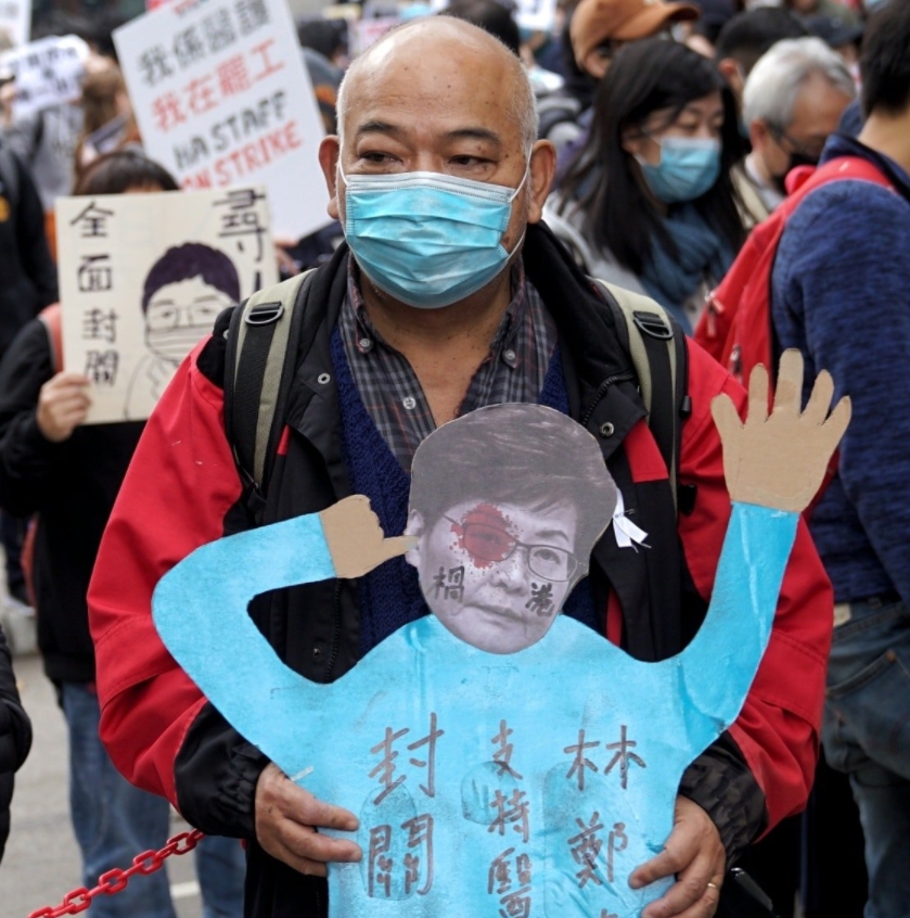 港府大動作逮捕 !   8名泛民主派人物被扣上「非法集會遊行」嫌疑