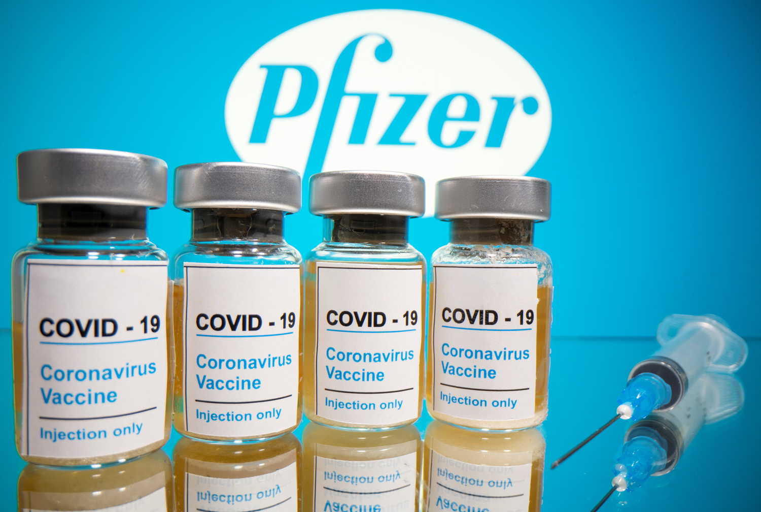 美国辉瑞药厂和德国BNT生技公司共同研发的武汉肺炎（新冠肺炎，COVID-19）疫苗，获得FDA批准紧急使用权。   图：达志影像/路透社(photo:NewTalk)