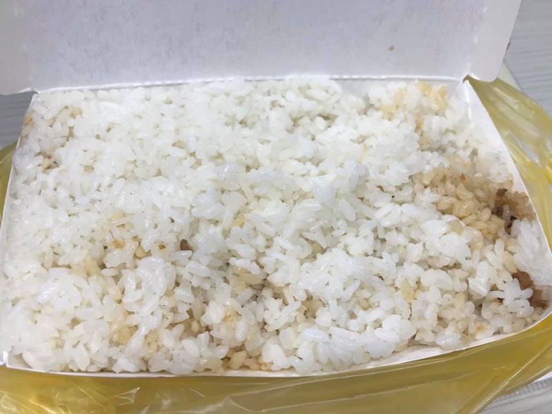 他買滷肉飯加10元飯！打開卻超無言