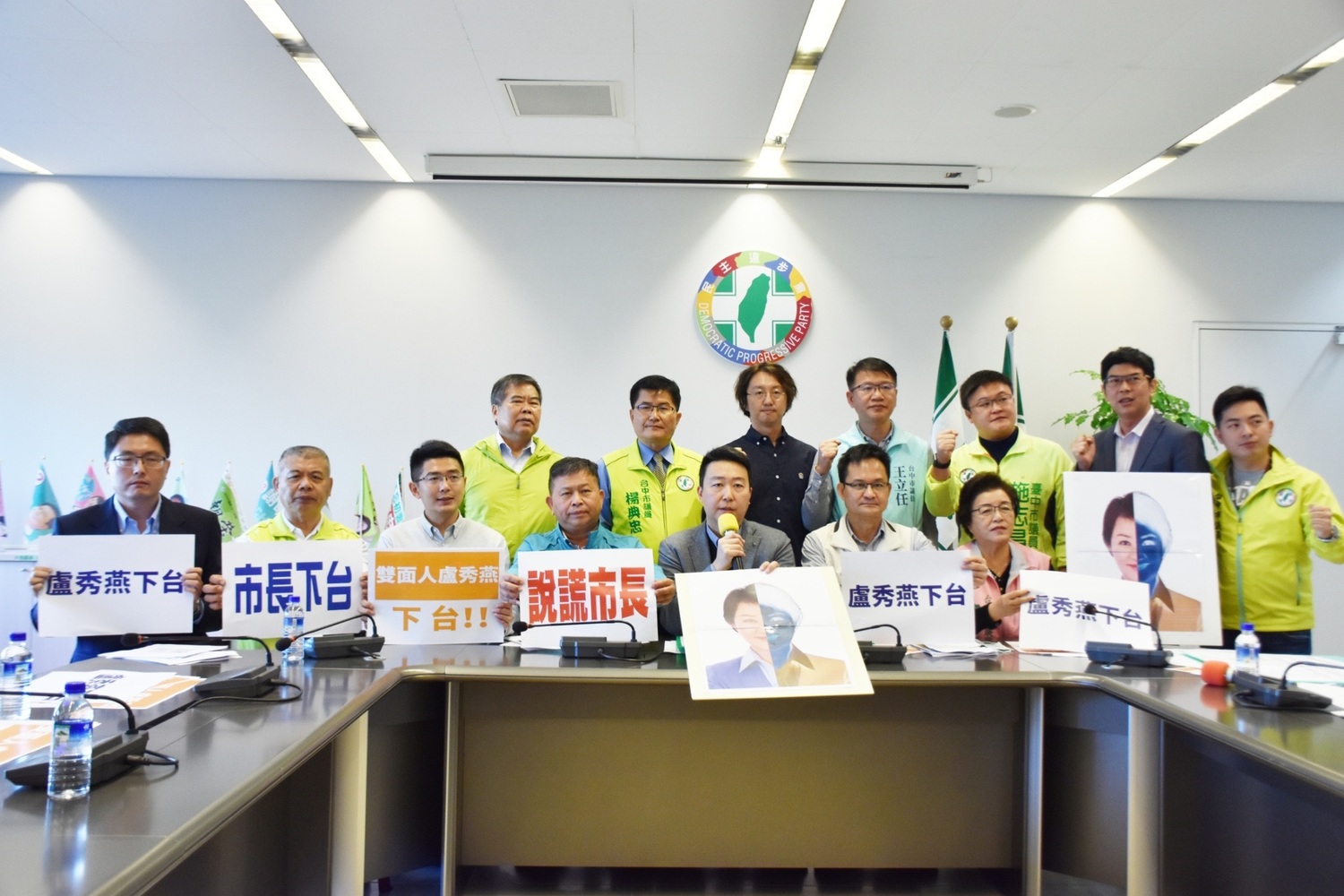 台中市議會黨團總召陳世凱說,盧秀燕說謊,必須下台。 民進黨團/提供 台中市議會黨團總召陳世凱說,盧秀燕說謊,必須下台。 民進黨團/提供