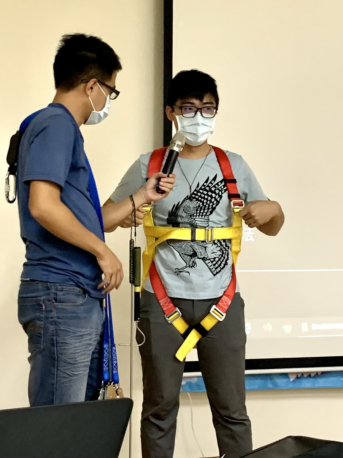 動保處甫完成垂降繩教育訓練。 圖:新北市動保處提供 動保處甫完成垂降繩教育訓練。 圖:新北市動保處提供