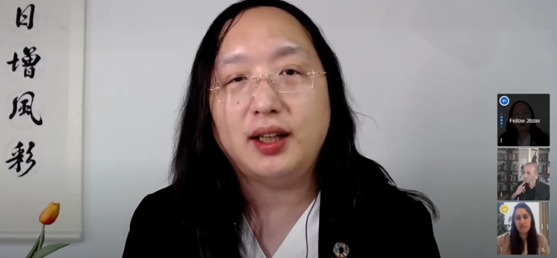 暢銷作家哈拉瑞回顧今年重要談話 唐鳳與拜登並列