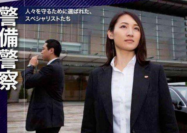 前日本首相安倍晉三貼身女保鑣石田萌美。 圖 : 翻攝自世界華人周刊 前日本首相安倍晉三貼身女保鑣石田萌美。 圖 : 翻攝自世界華人周刊