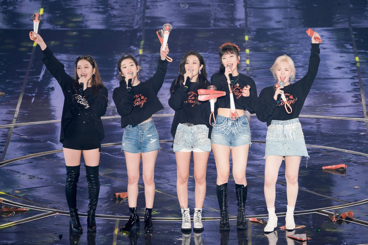 Wendy回來了！  Red Velvet完全體5人參與《SMTOWN LIVE》