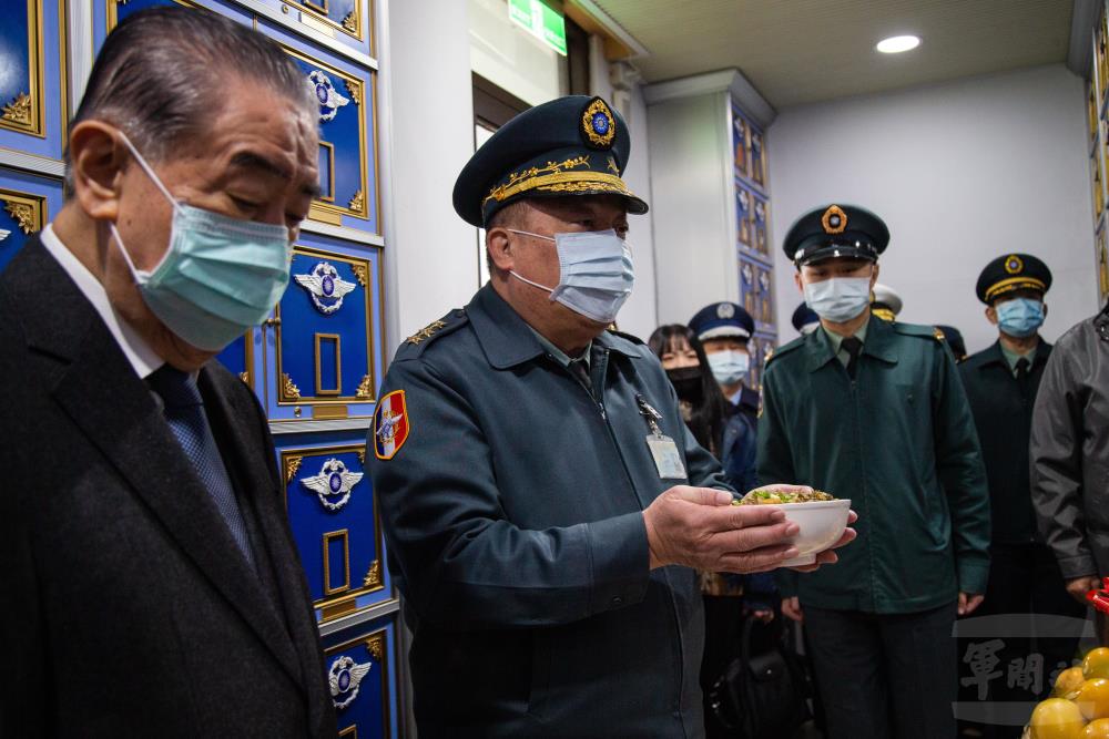 黑鷹失事將屆週年 5生還將士弔念追思沈一鳴、于親文