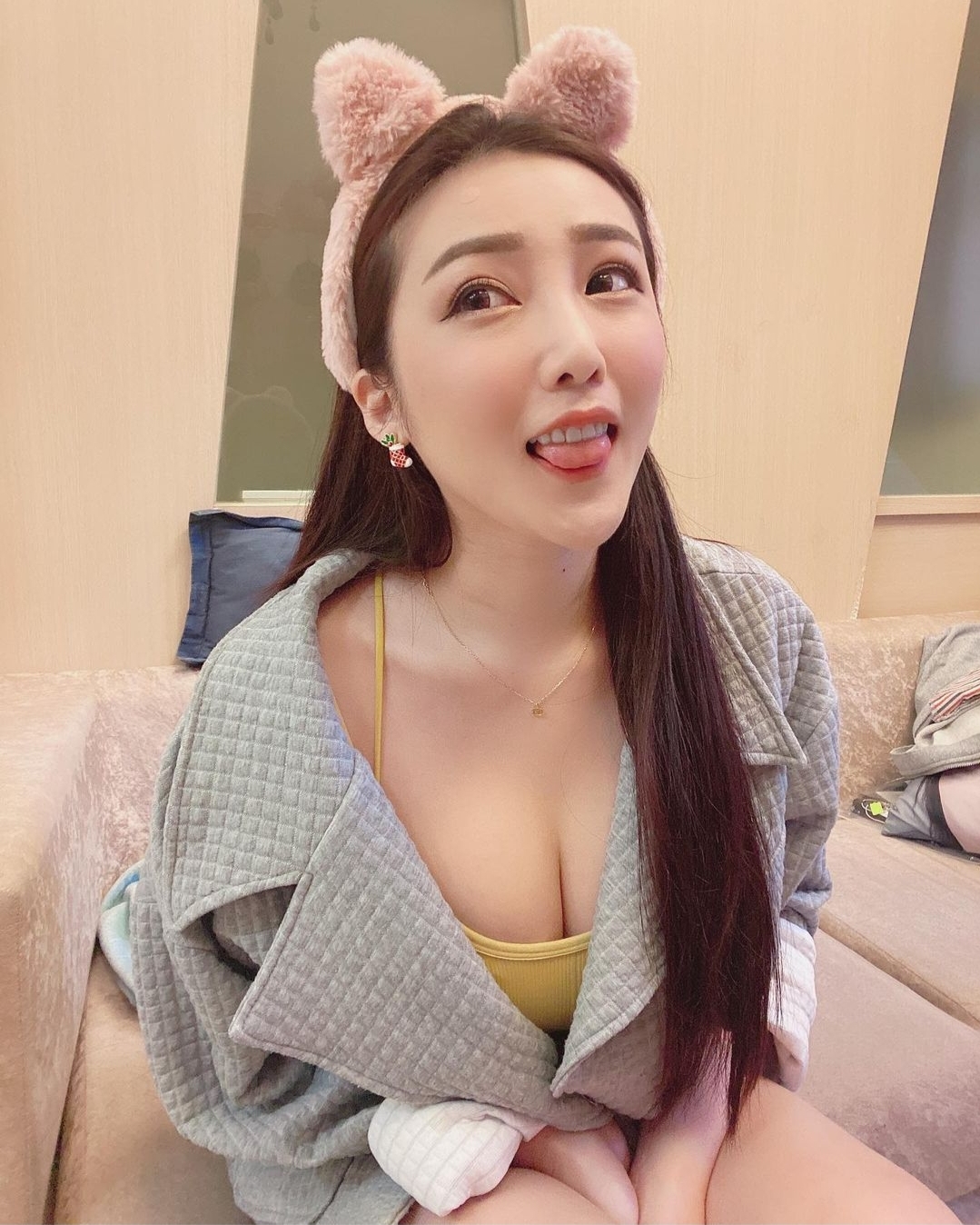 許薇安獻美照！嬌嗔：煩大家照顧我這個麻煩精