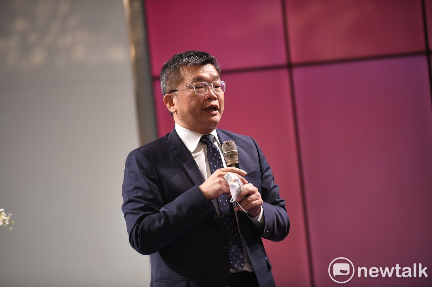 蔡其昌說,里長是市民跟政府、民意代表中間很重要的橋梁,所以他會都會盡量來出席參加這種活動。 圖:唐復年/攝 蔡其昌說,里長是市民跟政府、民意代表中間很重要的橋梁,所以他會都會盡量來出席參加這種活動。 圖:唐復年/攝