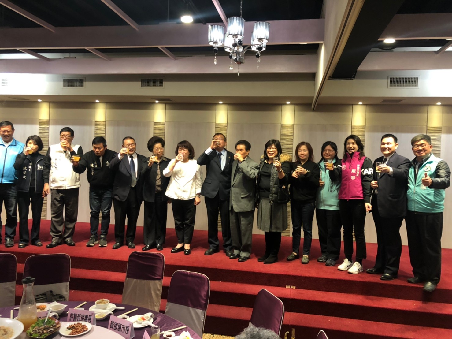 嘉義市觀光協會選出新任理事長張裕隆,多名政要前往祝賀。 圖:民眾黨嘉義總服務處/提供 嘉義市觀光協會選出新任理事長張裕隆,多名政要前往祝賀。 圖:民眾黨嘉義總服務處/提供