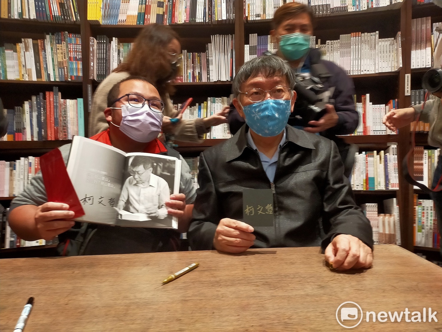 柯文哲到台中舉辦簽書會。 唐復年/攝 柯文哲到台中舉辦簽書會。 唐復年/攝