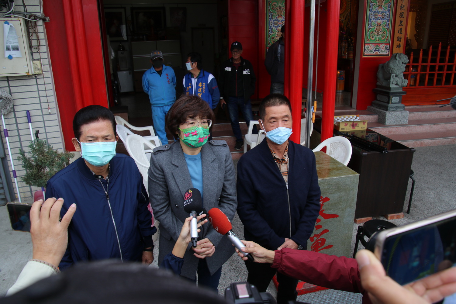 今(21)日台東縣長與台東市長前往玄武堂協商。 圖:台東縣政府/提供 今(21)日台東縣長與台東市長前往玄武堂協商。 圖:台東縣政府/提供