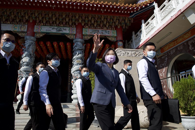 面對台灣新冠本土疫情日漸嚴峻,蔡英文表示望全國上下,不分中央地方、不分黨派,團結落實防疫,「臺灣才會贏」。 圖:取自中華民國總統府官網 面對台灣新冠本土疫情日漸嚴峻,蔡英文表示望全國上下,不分中央地方、不分黨派,團結落實防疫,「臺灣才會贏」。 圖:取自中華民國總統府官網