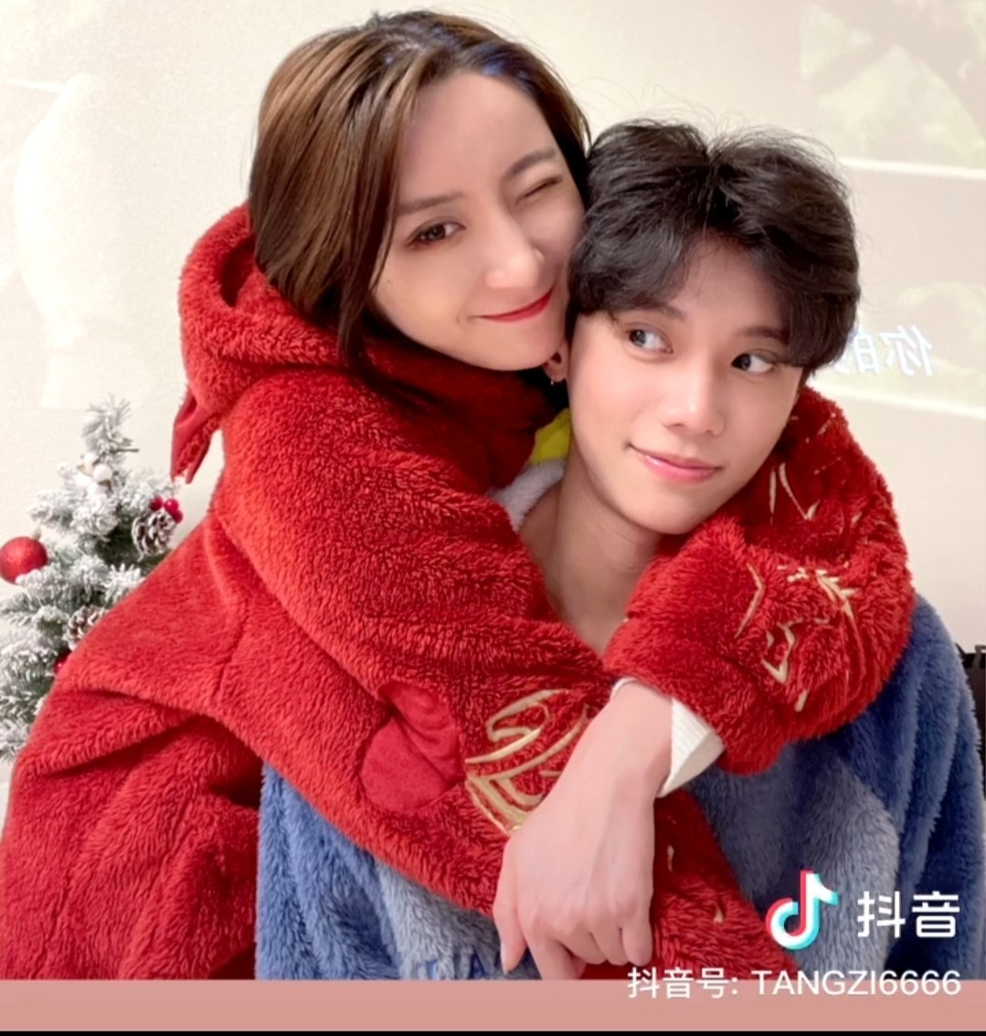 中國知名博主康康(左)和唐梓(右)。 圖:翻攝抖音/大魔王呸 中國知名博主康康(左)和唐梓(右)。 圖:翻攝抖音/大魔王呸