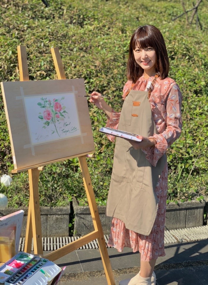 插畫家莉莉子於朱銘美術館戶外創作水彩畫。 圖:新北市新聞局提供 插畫家莉莉子於朱銘美術館戶外創作水彩畫。 圖:新北市新聞局提供