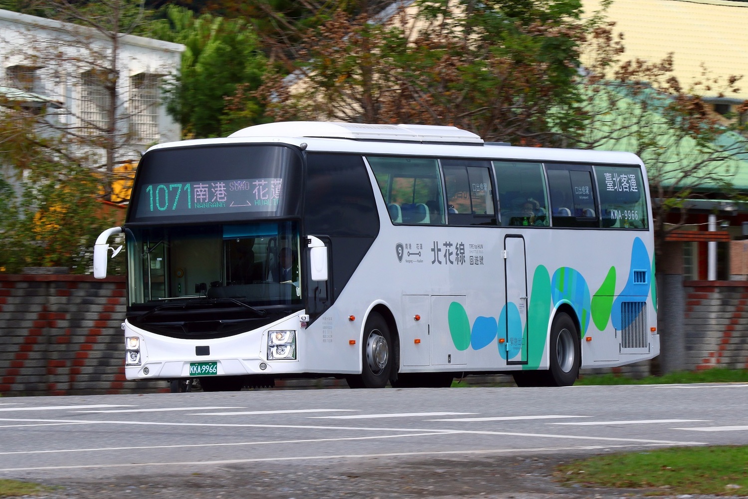 北花國道客運在春節連假推出超低價優惠;圖為1071路線回遊號班車。 圖:臺北客運提供 北花國道客運在春節連假推出超低價優惠;圖為1071路線回遊號班車。 圖:臺北客運提供