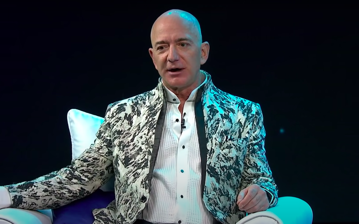 亞馬遜創辦人貝佐斯。 圖:擷取自Amazon Prime Video India Youtube 亞馬遜創辦人貝佐斯。 圖:擷取自Amazon Prime Video India Youtube