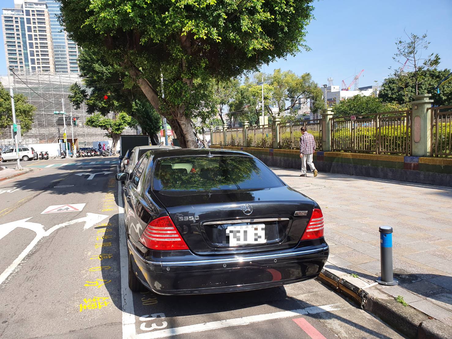 板橋區海山國小的附設幼兒園家長接送區,啟用短時停車格。 圖:新北市交通局提供 板橋區海山國小的附設幼兒園家長接送區,啟用短時停車格。 圖:新北市交通局提供