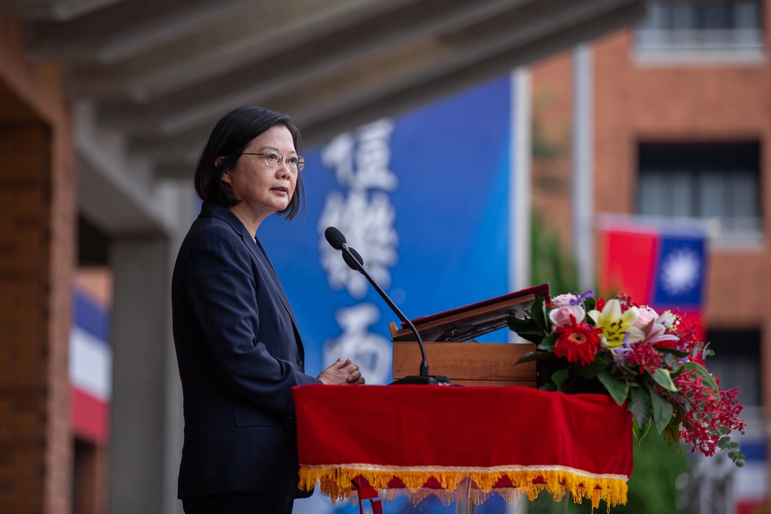 為了慶祝2021年國際婦女節,衛福部舉辦了「Feel No Fear無畏的力量-勇氣論壇」活動,總統蔡英文今日公開祝賀影片一同響應。 圖:翻攝自蔡英文臉書 為了慶祝2021年國際婦女節,衛福部舉辦了「Feel No Fear無畏的力量-勇氣論壇」活動,總統蔡英文今日公開祝賀影片一同響應。 圖:翻攝自蔡英文臉書