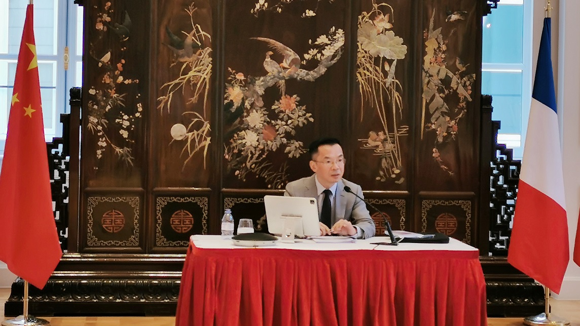 中國駐法國大使盧沙野被爆致函法國議員,企圖干涉訪台行程,消息曝光後,盧被批自以為是法國皇帝。 圖:翻攝自中國駐法國大使館 中國駐法國大使盧沙野被爆致函法國議員,企圖干涉訪台行程,消息曝光後,盧被批自以為是法國皇帝。 圖:翻攝自中國駐法國大使館