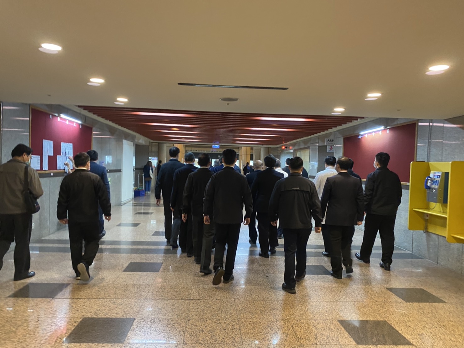 行政院長蘇貞昌和衛福部長陳時中今早赴台大醫院施打疫苗。 圖:曾郡秋/攝 行政院長蘇貞昌和衛福部長陳時中今早赴台大醫院施打疫苗。 圖:曾郡秋/攝