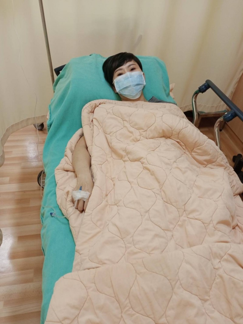 詹雅雯目前台北、台中兩地來回看醫生,對於病情樂觀看待。 圖:葛瑞特音樂/提供 詹雅雯目前台北、台中兩地來回看醫生,對於病情樂觀看待。 圖:葛瑞特音樂/提供