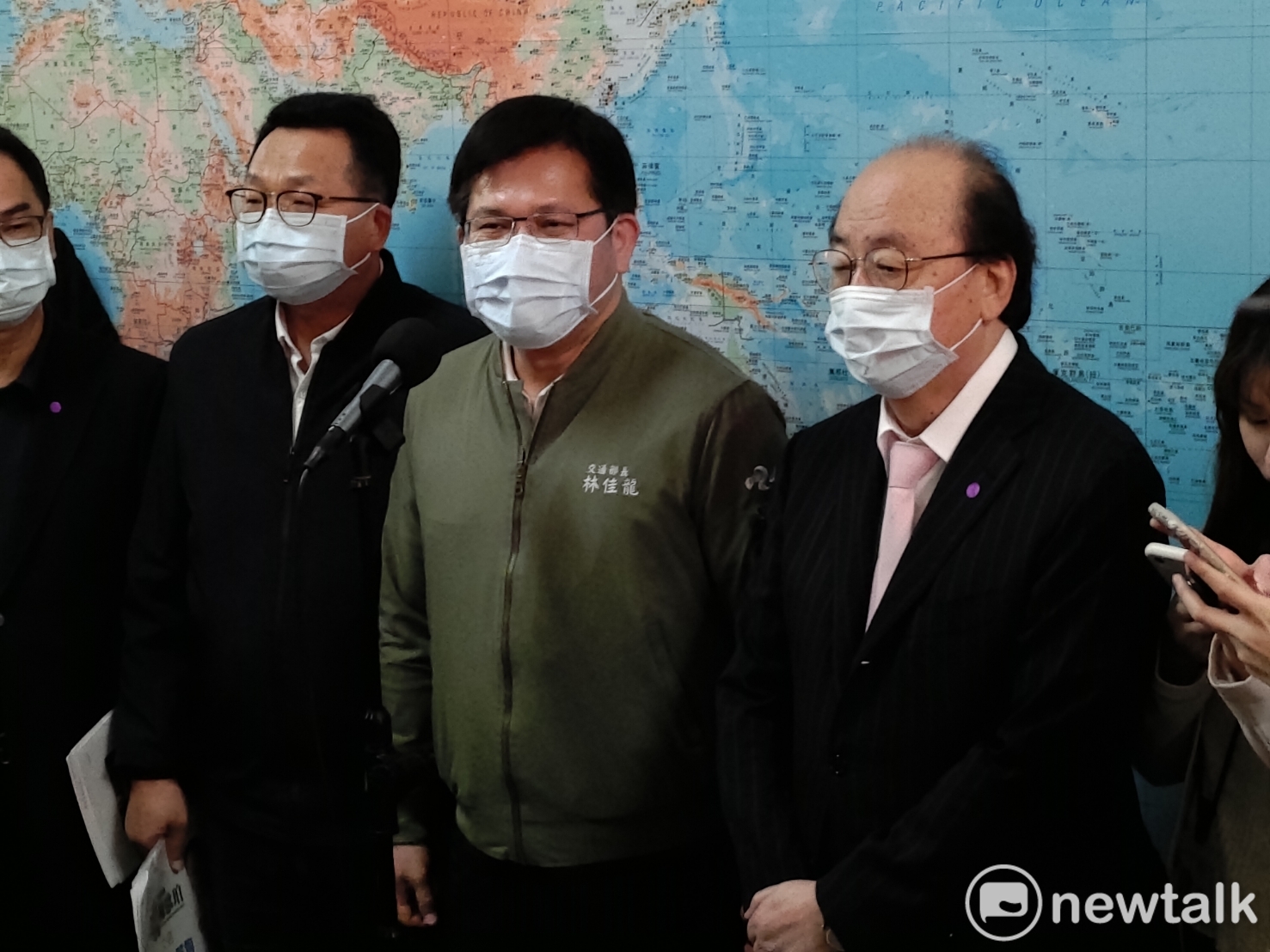 交通部長林佳龍赴立法院為太魯閣列車脫軌事故進行專案報告。 圖:黃建豪/攝 交通部長林佳龍赴立法院為太魯閣列車脫軌事故進行專案報告。 圖:黃建豪/攝