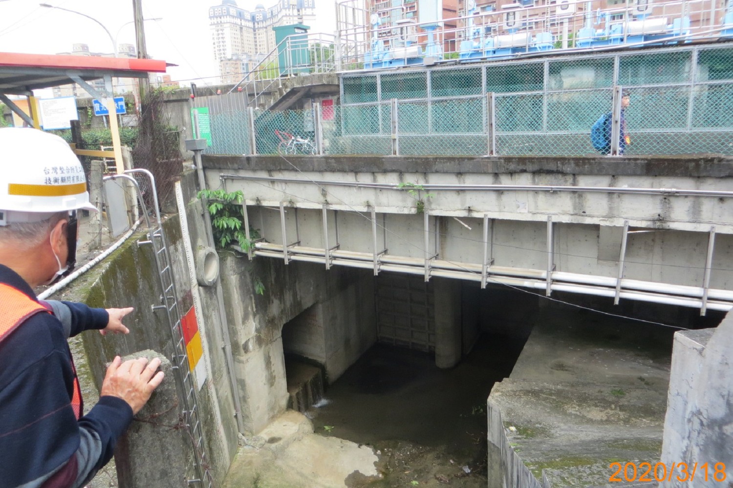 抽水站前池結構目測檢查。 圖:新北市水利局提供 抽水站前池結構目測檢查。 圖:新北市水利局提供