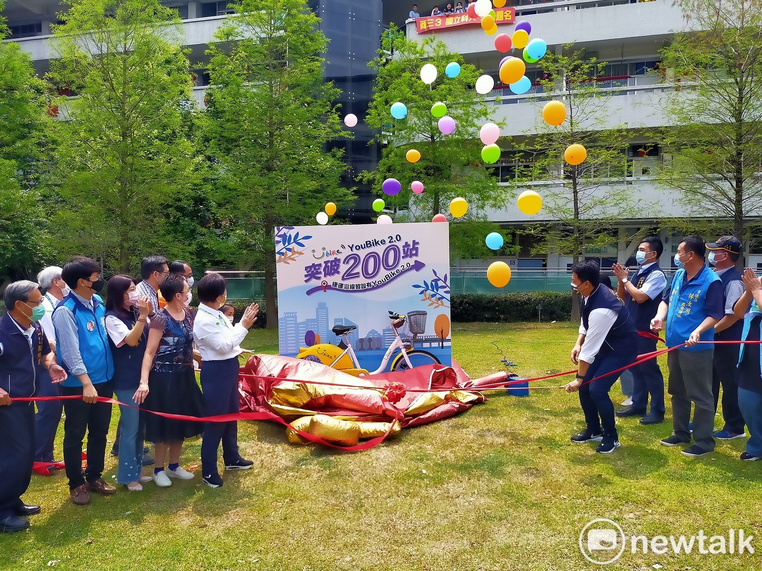YouBike2.0第200站在明道中學啟用。 唐復年/攝 YouBike2.0第200站在明道中學啟用。 唐復年/攝