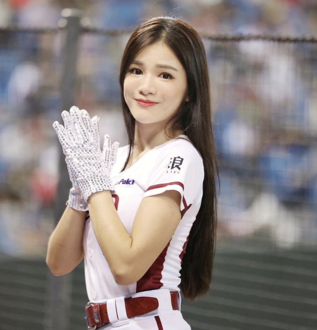 楚知嫣為中職樂天啦啦隊副隊長。 圖:翻攝IG/yashiuan0 楚知嫣為中職樂天啦啦隊副隊長。 圖:翻攝IG/yashiuan0