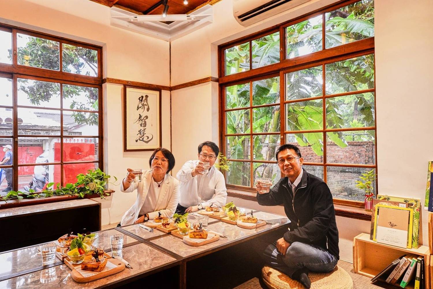 高雄眷村文化保存三傑劉世芳、邱志偉、許智傑。(左至右) 圖:高雄市文化局/提供 高雄眷村文化保存三傑劉世芳、邱志偉、許智傑。(左至右) 圖:高雄市文化局/提供