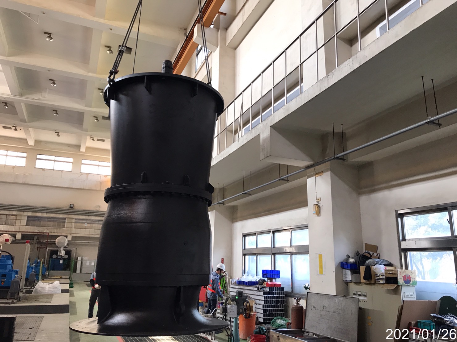 湳仔溝抽水站安裝抽水機。 圖:新北市水利局提供 湳仔溝抽水站安裝抽水機。 圖:新北市水利局提供