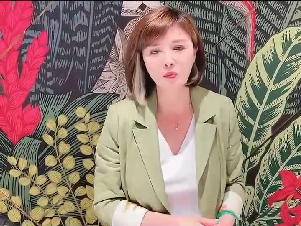 王欣儀表示,店家告知有人來鬧事,但不知原因已報警處理。 圖:翻攝王欣儀影片 王欣儀表示,店家告知有人來鬧事,但不知原因已報警處理。 圖:翻攝王欣儀影片
