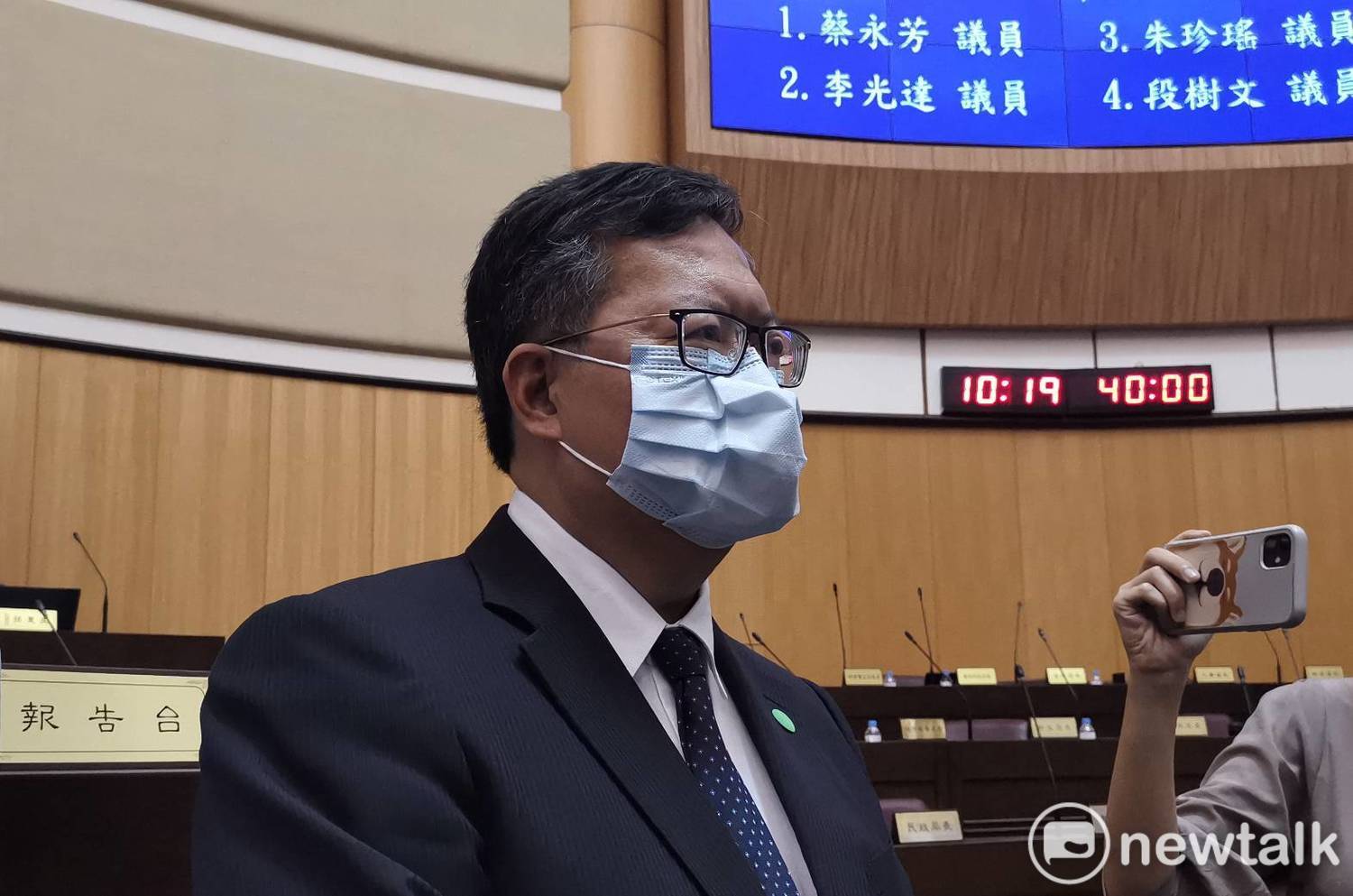 鄭文燦認為政院第二次調整的三接外推方案是困難中要選擇的最佳方案,希望大家能支持這樣的立場。 圖:林昀真/攝 鄭文燦認為政院第二次調整的三接外推方案是困難中要選擇的最佳方案,希望大家能支持這樣的立場。 圖:林昀真/攝