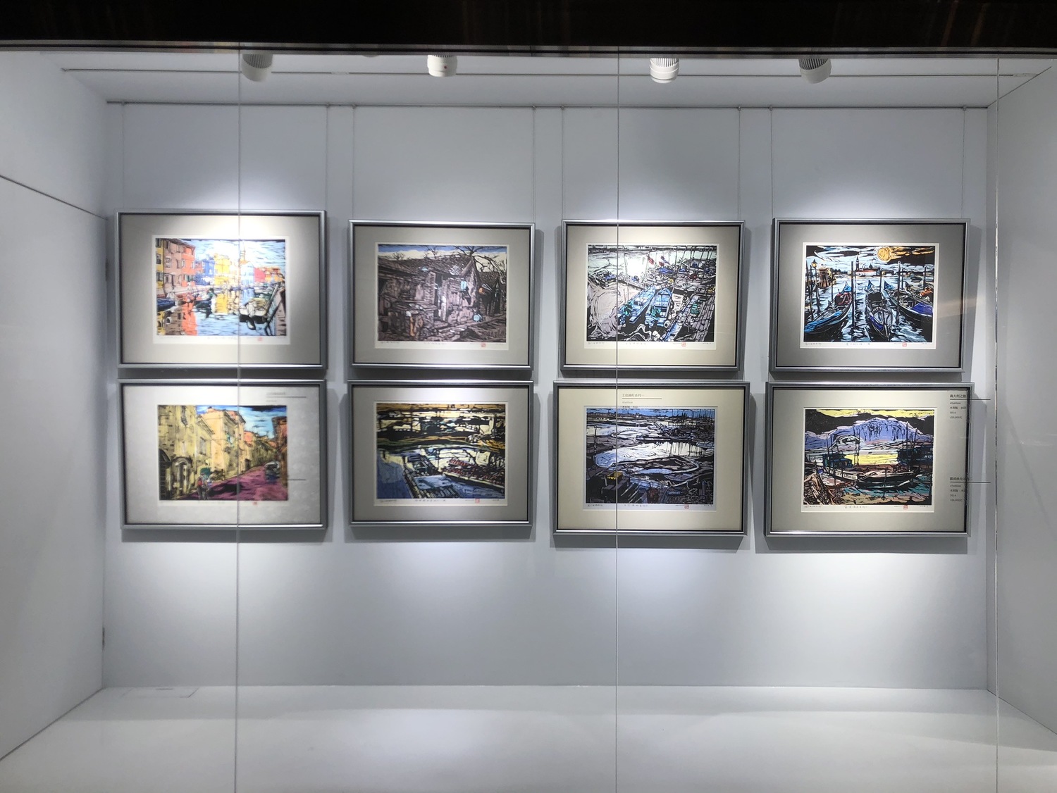 本次展出的版畫將全數捐贈給財團法人罕見疾病基金會。 中友百貨/提供 本次展出的版畫將全數捐贈給財團法人罕見疾病基金會。 中友百貨/提供