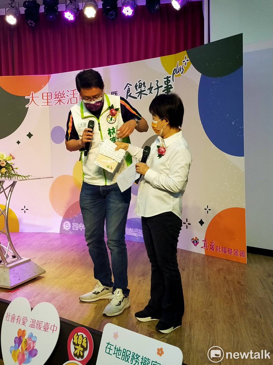 民進黨市議員林德宇受邀一同玩有獎徵答。 圖:唐復年攝 民進黨市議員林德宇受邀一同玩有獎徵答。 圖:唐復年攝