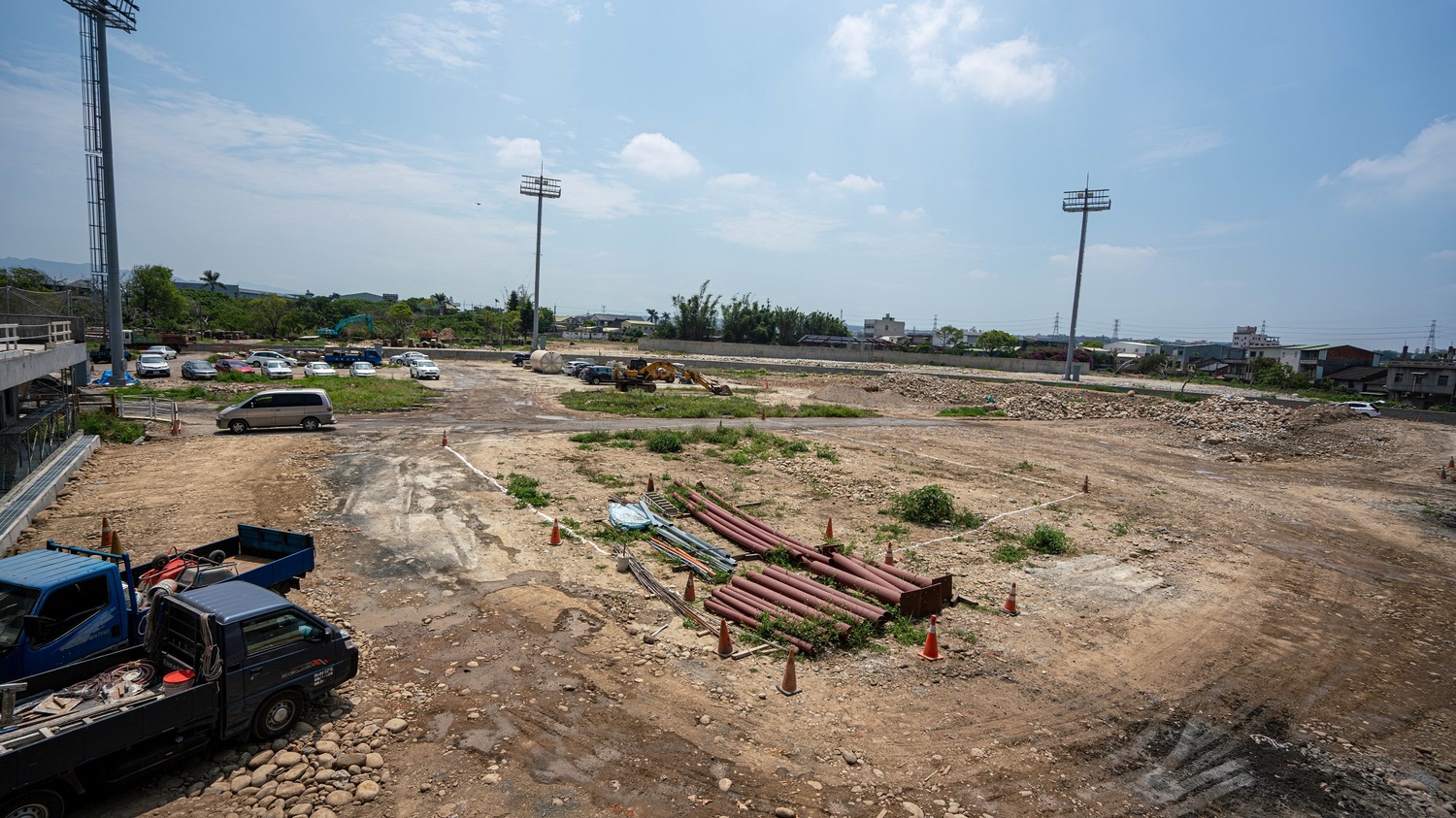 施工中的國際壘球運動園區。 圖:蔡其昌辦公室提供 施工中的國際壘球運動園區。 圖:蔡其昌辦公室提供