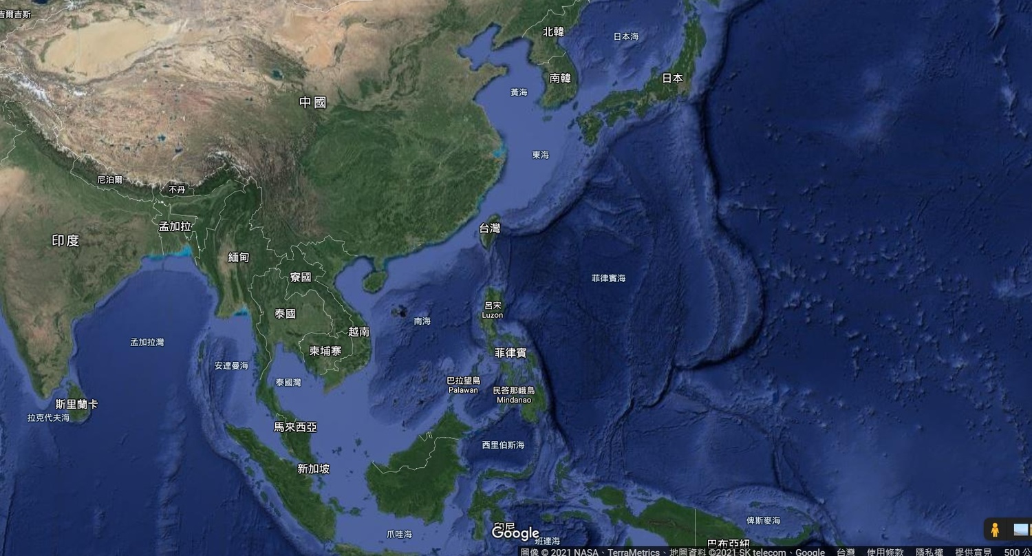 由Google Map衛星地圖可見淺海、深海的顏色差距。 圖:翻攝Google Map 由Google Map衛星地圖可見淺海、深海的顏色差距。 圖:翻攝Google Map