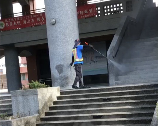 彰化員林疫情快速升溫,醫院採遠距看診。圖為員林高中消毒情況。 圖:取自員林高中官網 彰化員林疫情快速升溫,醫院採遠距看診。圖為員林高中消毒情況。 圖:取自員林高中官網