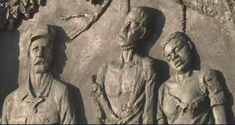 納米比亞為德國殖民時期挺身反抗的人民豎立紀念雕像。 圖 : 翻攝自搜狐 納米比亞為德國殖民時期挺身反抗的人民豎立紀念雕像。 圖 : 翻攝自搜狐