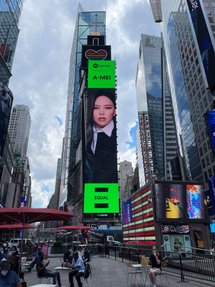 張惠妹照片近日登上時代廣場的巨型LED。 圖:EMI提供 張惠妹照片近日登上時代廣場的巨型LED。 圖:EMI提供