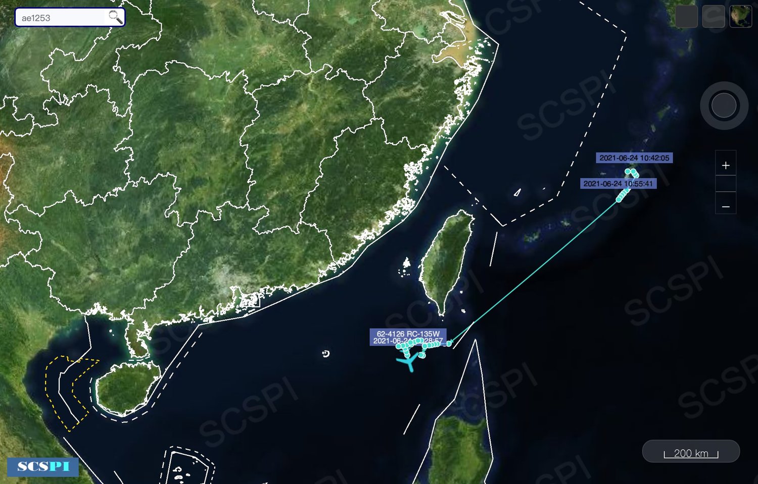 美軍RC-135W往南經巴士海峽抵南海空域。 圖:翻攝SCS Probing Initiative推特 美軍RC-135W往南經巴士海峽抵南海空域。 圖:翻攝SCS Probing Initiative推特