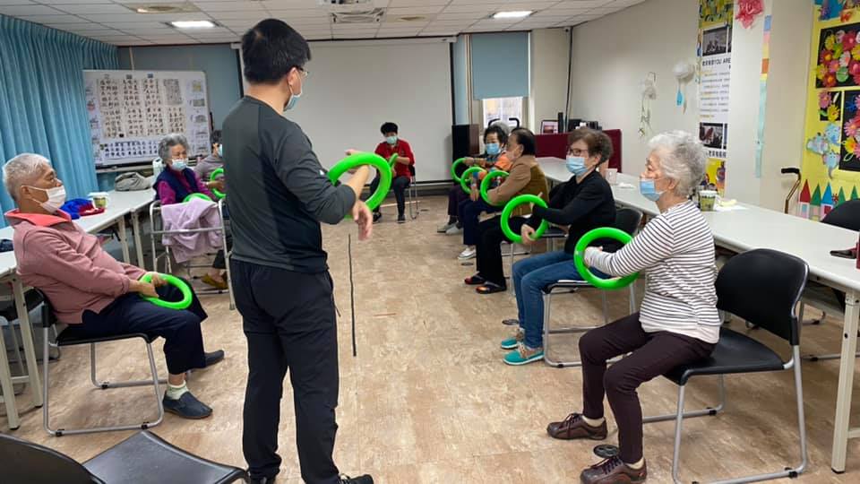 銀心園-臺中教育大學實現在地老化,獲得Pitch團隊「評審獎」銀獎。 臺中市工商發展投資策進會/提供 銀心園-臺中教育大學實現在地老化,獲得Pitch團隊「評審獎」銀獎。 臺中市工商發展投資策進會/提供