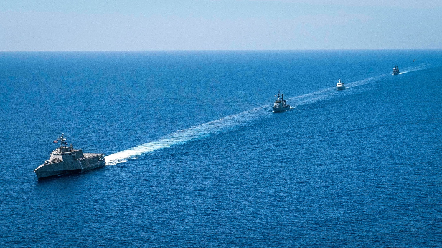 「CARAT斯里蘭卡」多國聯合海上軍演,美國海軍、斯里蘭卡海軍以及日本海上自衛隊進行多邊演訓。 圖:翻攝U.S. Pacific Fleet推特 「CARAT斯里蘭卡」多國聯合海上軍演,美國海軍、斯里蘭卡海軍以及日本海上自衛隊進行多邊演訓。 圖:翻攝U.S. Pacific Fleet推特