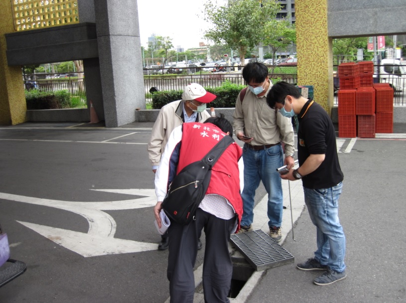 透水保水檢查 圖:新北市水利局提供 透水保水檢查 圖:新北市水利局提供